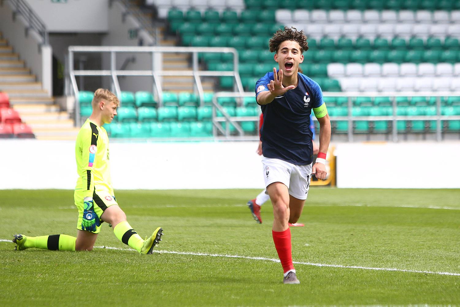 Besser-als-Saka-und-Woltemade-Darum-ist-Aouchiche-Schalkes-heimlicher-K-nigstransfer