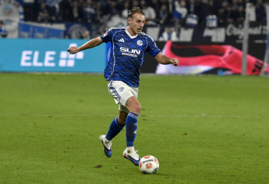 Timo Becker Schalke 5 Aktion . Einzelbild . Freisteller . 21.02.2026 Fussball FC Schalke 04 vs 1. FC Magdeburg , Veltins-Arena, Gelsenkirchen, DFB/DFL REGULATIONS PROHIBIT ANY USE OF PHOTOGRAPHS AS IMAGE SEQUENCES AND/OR QUASI-VIDEO *** Timo Becker Schalke 5 Action Single Image Crop 21 02 2026 Soccer FC Schalke 04 vs 1 FC Magdeburg , Veltins Arena, Gelsenkirchen, DFB DFL REGULATIONS PROHIBIT ANY USE OF PHOTOGRAPHS AS IMAGE SEQUENCES AND OR QUASI VIDEO Copyright: xpepphotox/xSaschaxWeizx pep00321, pep_20260221_hm_289210