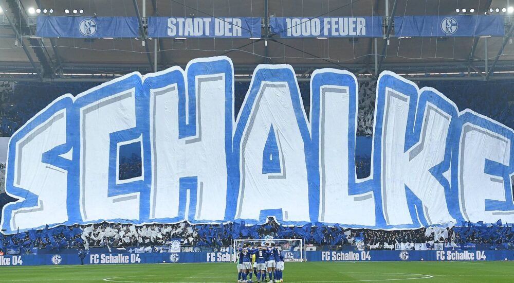 S04-Fans