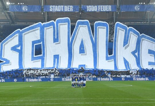 S04-Fans