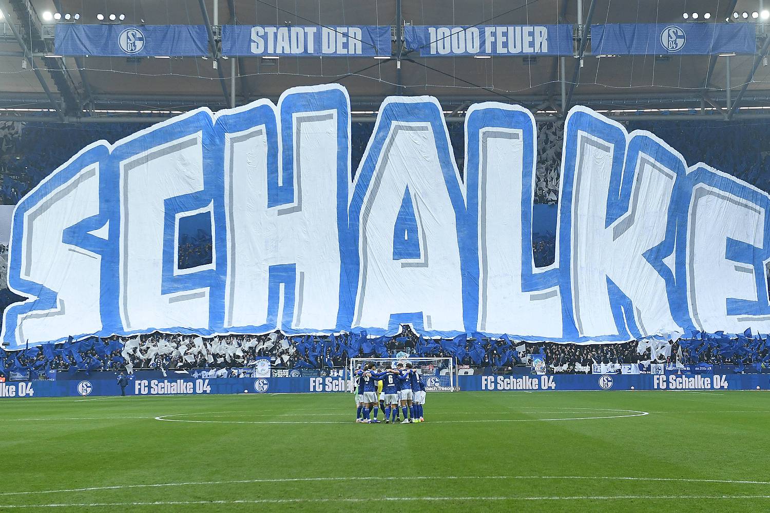 S04-Fans