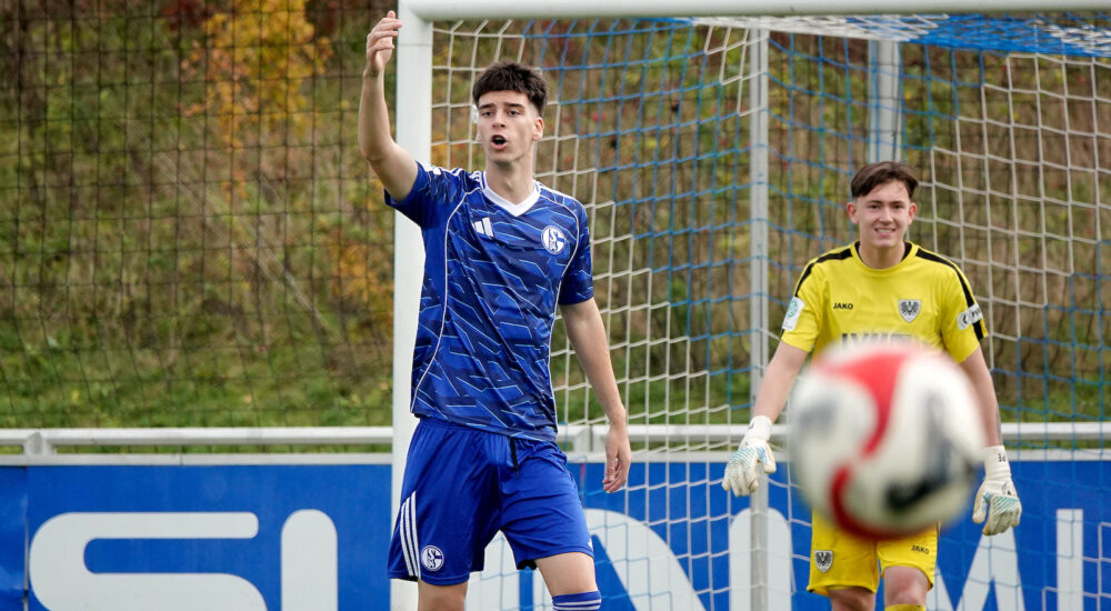 RECORD DATE NOT STATED Fuﬂball U19 DFB-Nachwuchsliga Begegnung FC Schalke 04 U19 gegen Preuﬂen M¸nster U19 ** NUR F‹R REDAKTIONELLE ZWECKE ** EDITORIAL USE ONLY **FC-SpielerAmar Ibrisimovic (links) am Sonntag, 02.11.2025 in der Fuﬂball U19 DFB-Nachwuchsliga Begegnung FC Schalke 04 U19 (blau) gegen Preuﬂen M¸nster U19 im Parkstadion in Gelsenkirchen. Deutschland NRW Gelsenkirchen Copyright: MichaelxKorte *** Soccer U19 DFB Youth League match FC Schalke 04 U19 vs Preuﬂen M¸nster U19 FOR EDITORIAL PURPOSES ONLY p FC playerAmar Ibrisimovic left on Sunday, 02 11 2025 in the Soccer U19 DFB Youth League match FC Schalke 04 U19 blue vs Preuﬂen M¸nster U19 at Parkstadion in Gelsenkirchen Germany NRW Gelsenkirchen Copyright MichaelxKorte Copyright: MichaelxKorte doc8336udnu6vlegtk3ipd ,EDITORIAL USE ONLY