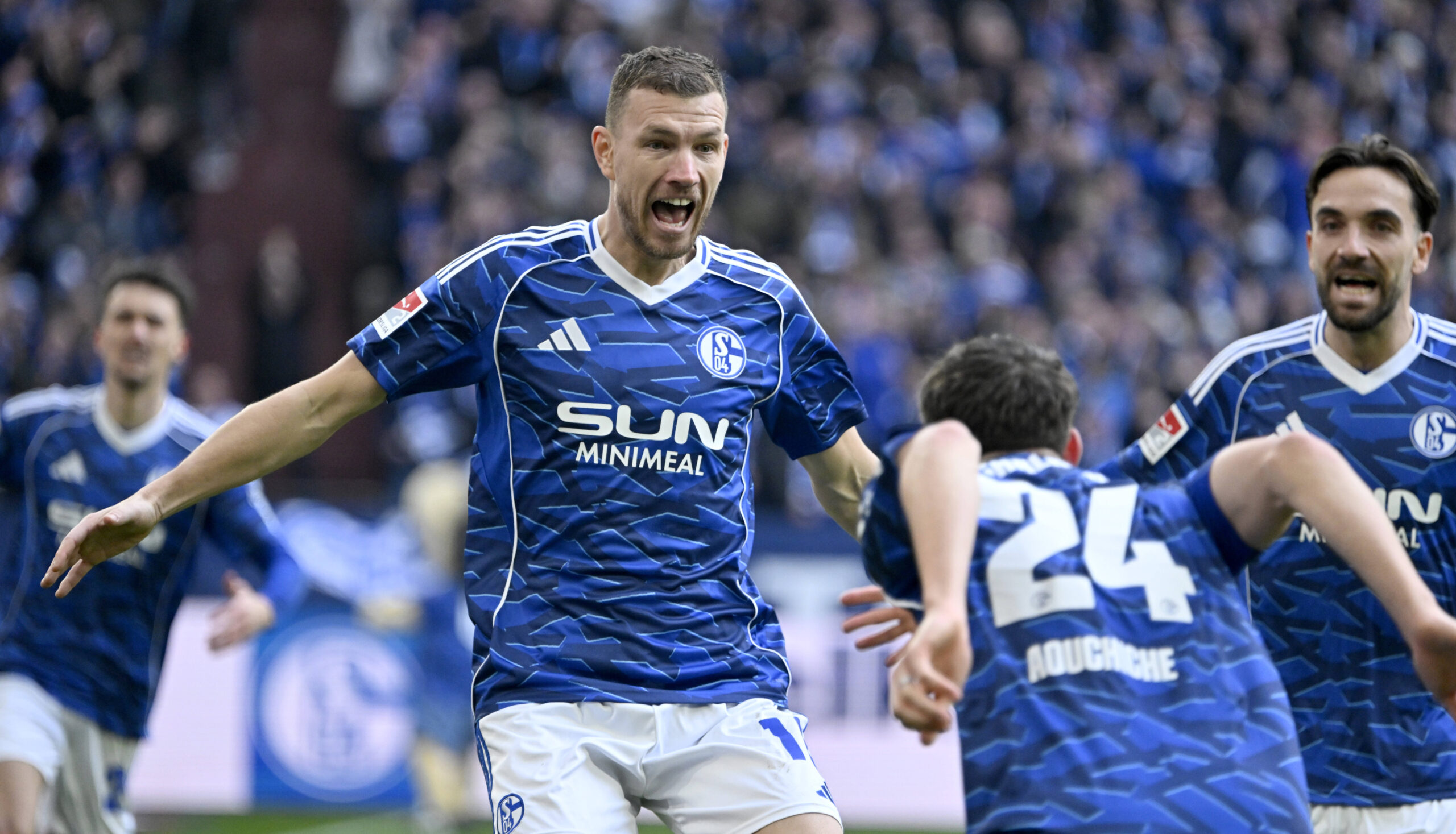 Edin Dzeko, Adil Aouchiche und Kenan Karaman