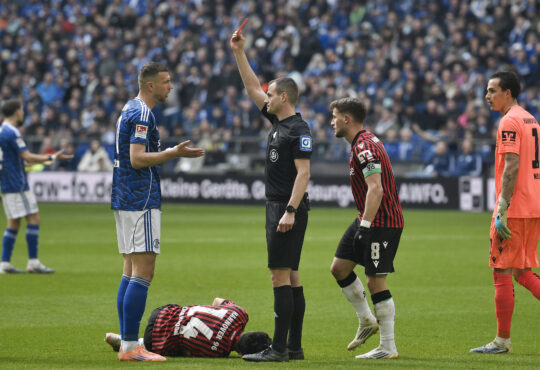 Edin Dzeko und Dr. Robin Braun