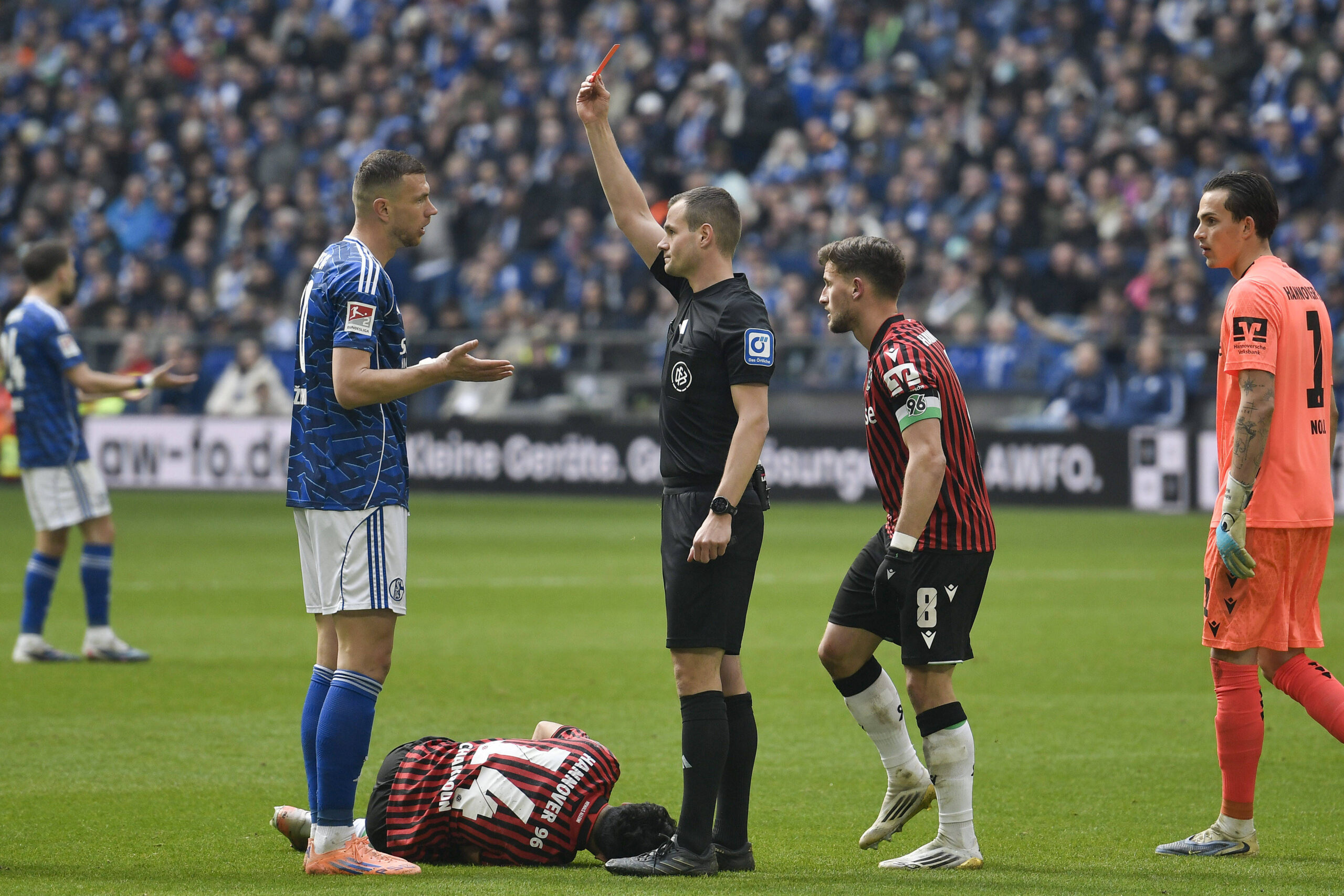 Edin Dzeko und Dr. Robin Braun