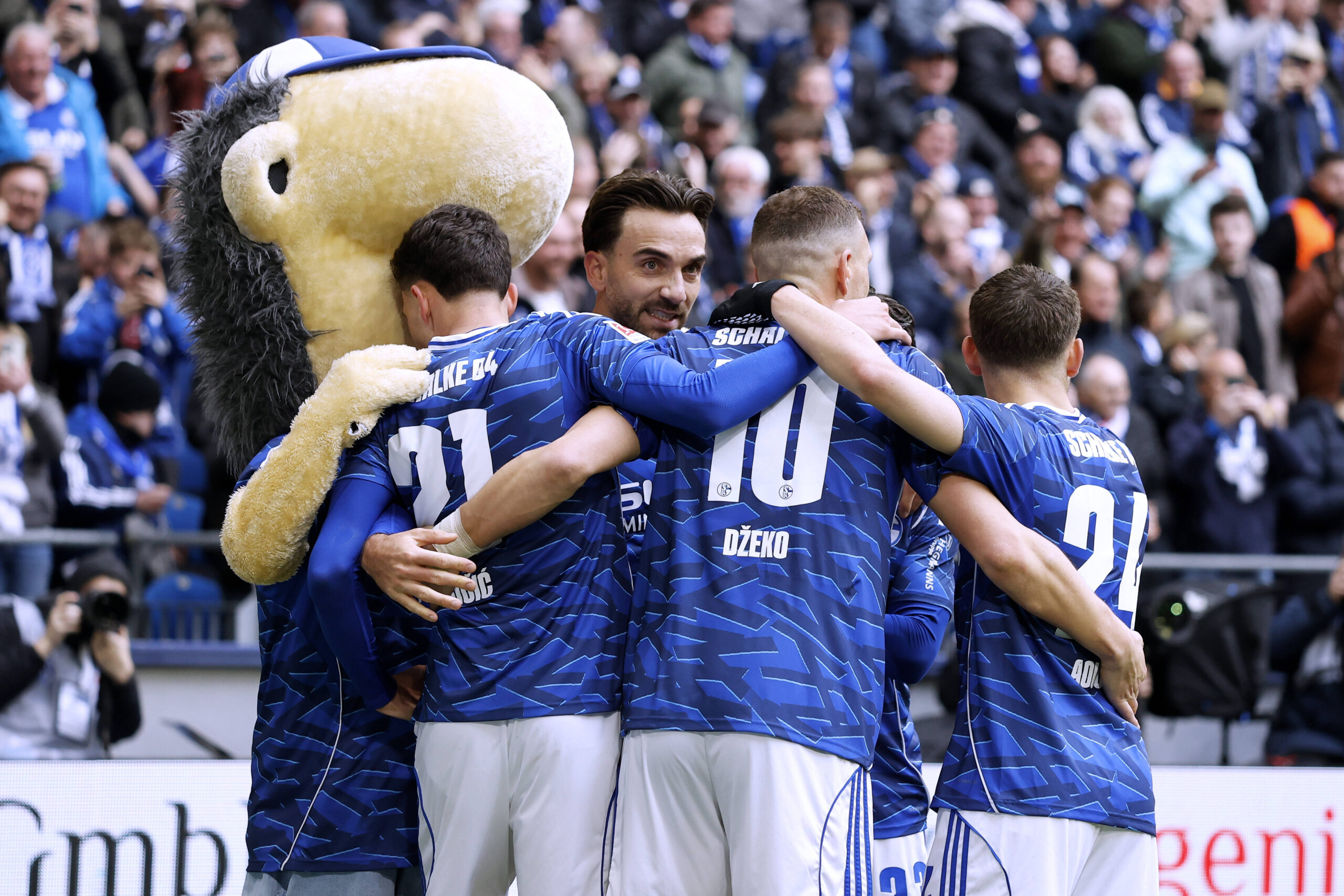 Dejan Ljubicic, Kenan Karaman und Edin Dzeko