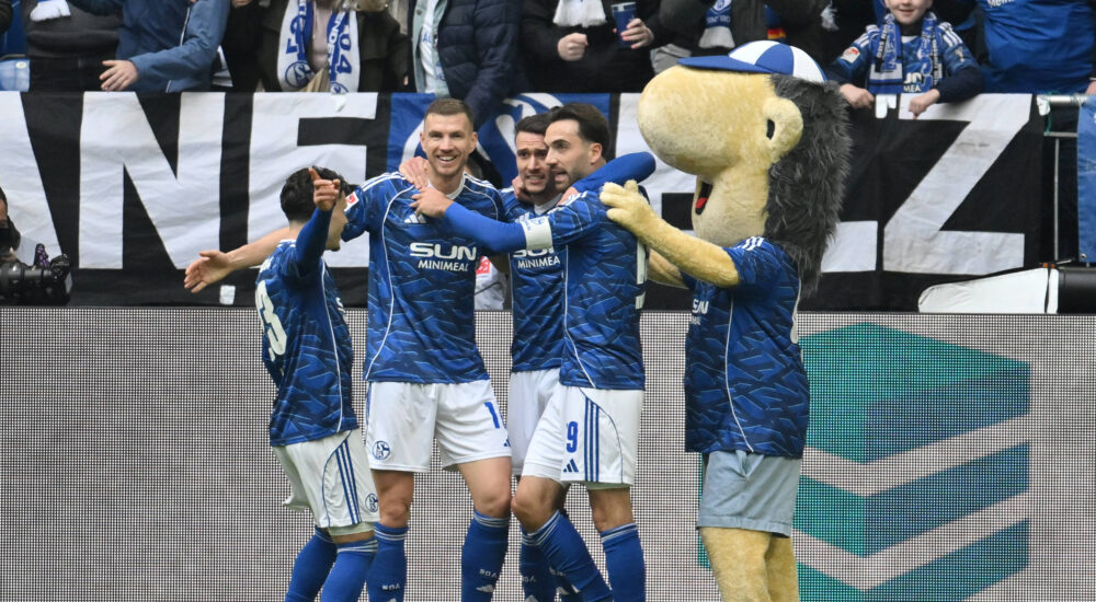 Soufiane El-Faouzi, Edin Dzeko, Dejan Ljubicic und Kenan Karaman