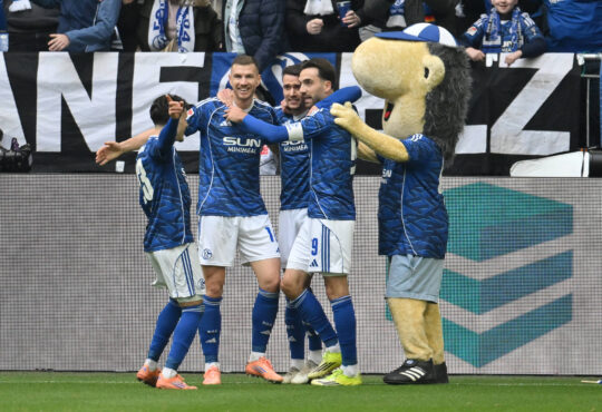 Soufiane El-Faouzi, Edin Dzeko, Dejan Ljubicic und Kenan Karaman