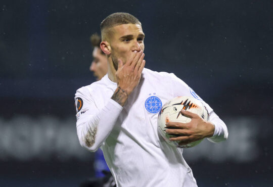 GNK Dinamo v Fotbal Club FCSB - UEFA Europa League 2025/26 League Phase MD7 ZAGREB, CROATIA - JANUARY 22: Daniel Birligea of FCSB sends a kiss after scoring a goal during the UEFA Europa League 2025/26 League Phase MD7 match between GNK Dinamo and Fotbal Club FCSB at Stadion Maksimir on January 22, 2026 in Zagreb, Croatia. PUBLICATIONxNOTxINxFRAxCROxBIHxSRBxMNExSLO IgorxKralj/PIXSELL