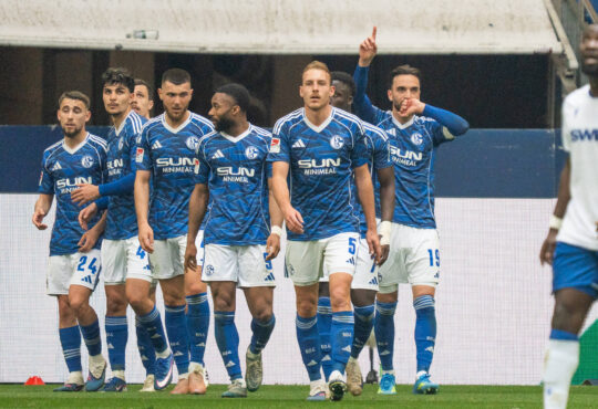 Tor zum 1:0 durch Kenan Karaman Schalke 04