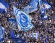 Fahnen im Fanblock von Fc Schalke 04