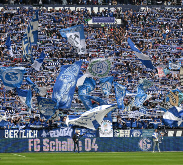 Schalker Nordkurve in der Veltins Arena