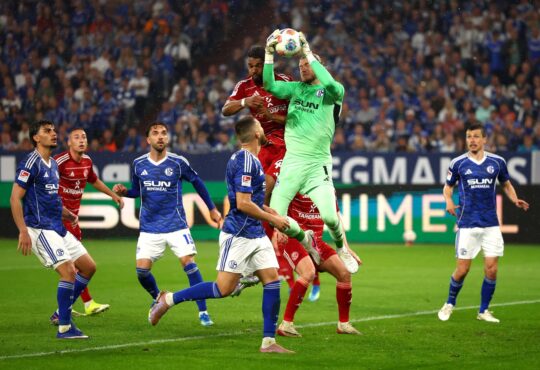 Loris Karius und Team