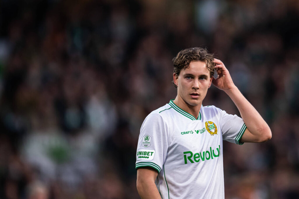 260413 Hammarbys Hampus Skoglund under fotbollsmatchen i Allsvenskan mellan Sirius och Hammarby den 13 april 2026 i Uppsala. *** 260413 Hammarbys Hampus Skoglund during the Allsvenskan football match between Sirius and Hammarby on April 13, 2026 in Uppsala PUBLICATIONxNOTxINxSWExNORxFINxDEN Copyright: MAXIMxTHORE BB260413MT122
