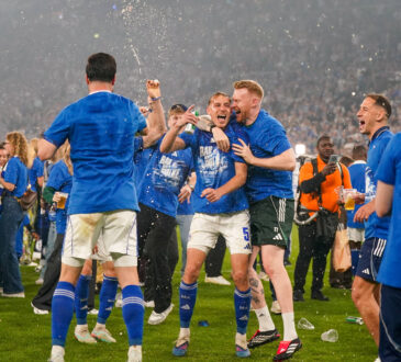 Timo Becker bekommt Bierdusche