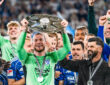 Deutschland: 2. Bundesliga 2025 2026, 34. Spieltag - FC Schalke 04 vs. Eintracht Braunschweig - 17.05.2026 - Veltins-Arena Gelsenkirchen, Nordrhein-Westfalen Loris Karius Schalke 04, 1 hebt/ jubelt mit Meisterschale der 2. Bundesliga Jubel/Freude/Emotionen *** Germany 2 Bundesliga 2025 2026, 34 Matchday FC Schalke 04 vs Eintracht Braunschweig 17 05 2026 Veltins Arena Gelsenkirchen, North Rhine-Westphalia Loris Karius Schalke 04, 1 lifts cheers with championship trophy of the 2 Bundesliga Cheers Joy Emotions Copyright: xCelinaxLeiersx