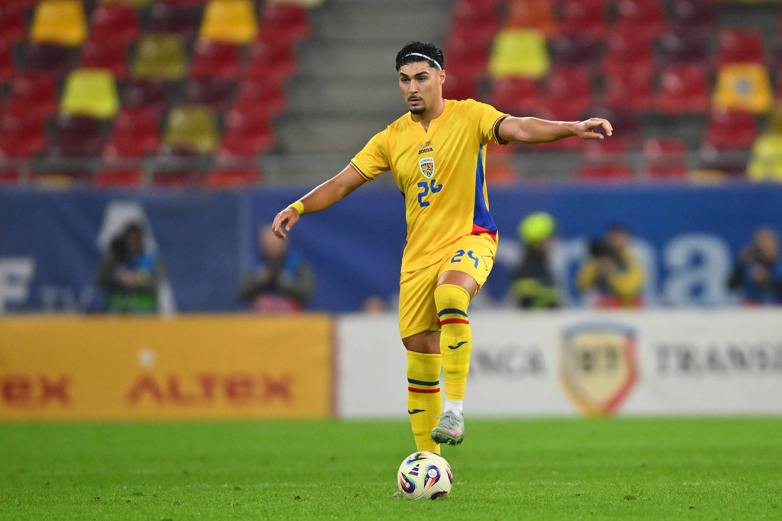 Romania v Moldova - Friendly Match Lisav Naif Eissat of Romania is in action during the friendly match between Romania and Moldova at National Arena Bucharest in Bucharest, Romania, on October 9, 2025. Bucharest Romania PUBLICATIONxNOTxINxFRA Copyright: xAlexxNicodimx originalFilename:nicodim-romaniav251009_npC8P.jpg