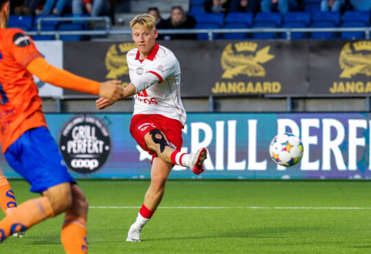 Eliteserien in football 2026: Aalesund - Fredrikstad Alesund 20260407. Fredrikstad s Rocco Shein scores the 2-2 goal during the elite series football match between Aalesund and Fredrikstad at Color Line Stadium. Photo: Svein Ove Ekornesvag / NTB Alesund Norway EDITORIAL USE ONLY. RESTRICTED USE FOR BETTING COMPANIES Ref:_SPOaWRD37IjW30.jpg *** Eliteserien in football 2026 Aalesund Fredrikstad Alesund 20260407 Fredrikstad s Rocco Shein scores the 2 2 goal during the elite series football match between Aalesund and Fredrikstad at Color Line Stadium Photo Svein Ove Ekornesvag NTB Alesund Norway EDITORIAL USE ONLY RESTRICTED USE FOR BETTING COMPANIES PUBLICATIONxNOTxINxNORxSWExDENxFINxFRA Copyright: xSveinxOvexEkornesvagx/xNTBx