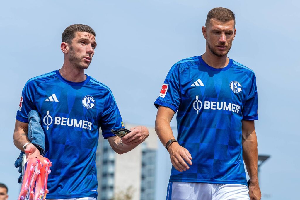 Robin Gosens und Edin Dzeko