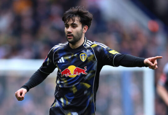 Birmingham City v Leeds United - Emirates FA Cup Fourth Round Facundo Buonanotte of Leeds United pointing during the Emirates FA Cup Fourth Round match between Birmingham City and Leeds United on February 15, 2026 in Birmingham, England. WARNING This Photograph May Only Be Used For Newspaper And/Or Magazine Editorial Purposes. May Not Be Used For Publications Involving 1 player, 1 Club Or 1 Competition Without Written Authorisation From Football DataCo Ltd. For Any Queries, Please Contact Football DataCo Ltd on 44 0 207 864 9121 Birmingham St Andrews at Knighthead Park England United Kingdom Copyright: xAllstarxPicturexLibraryxLtdx
