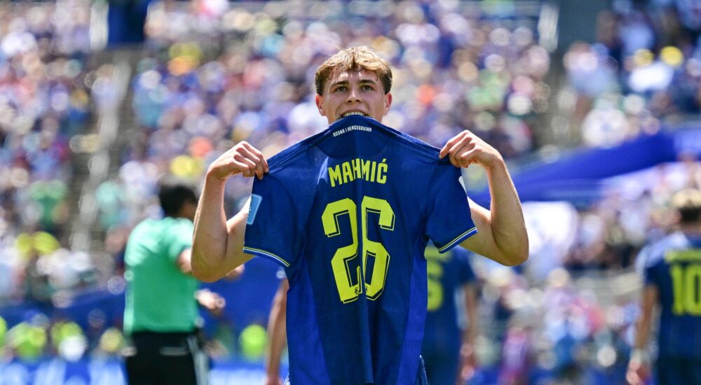 Bosnia and Herzegovina s Ermin Mahmic celebrates after scoring during a soccer game between Bosnia and Herzegovina and Qatar, on Wednesday 24 June 2026 in Seattle, the third and last day in the group stage, in group B of the FIFA World Cup, WM, Weltmeisterschaft, Fussball 2026 in the United States of America. DIRKxWAEM PUBLICATIONxNOTxINxBELxFRAxNEDxLUX x179167022x