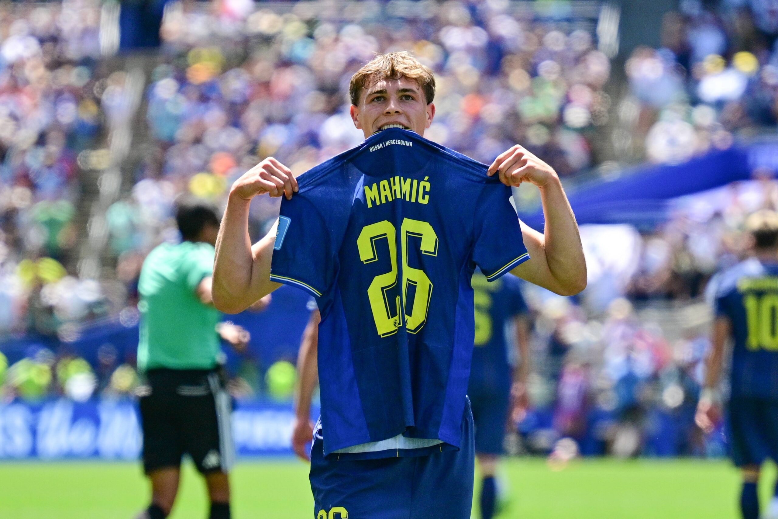 Bosnia and Herzegovina s Ermin Mahmic celebrates after scoring during a soccer game between Bosnia and Herzegovina and Qatar, on Wednesday 24 June 2026 in Seattle, the third and last day in the group stage, in group B of the FIFA World Cup, WM, Weltmeisterschaft, Fussball 2026 in the United States of America. DIRKxWAEM PUBLICATIONxNOTxINxBELxFRAxNEDxLUX x179167022x