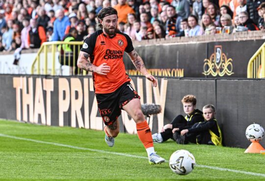 Dundee United v Rangers William Hill Premiership Will Ferry of Dundee United chases the ball during the William Hill Premiership match at The CalForth Construction Arena, Dundee 31/07/2026 UK Newspapers OUT Copyright: xJamiexJohnstonx FIL-23702-0148
